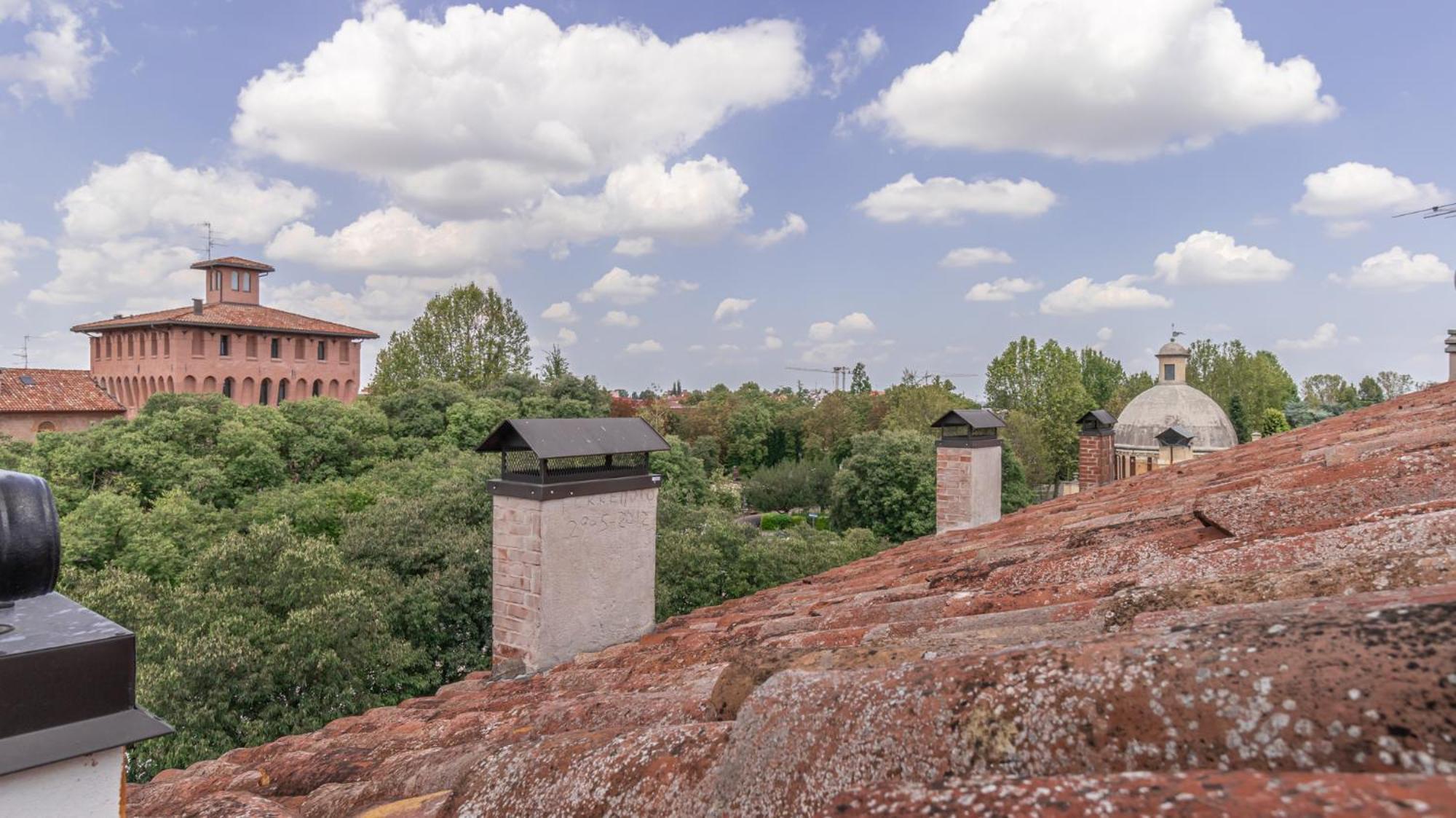 Le Stanze Dei Pico Wi-Fi, Netflix E Una Terrazza Unica Sul Tetto Mirandola Exterior foto