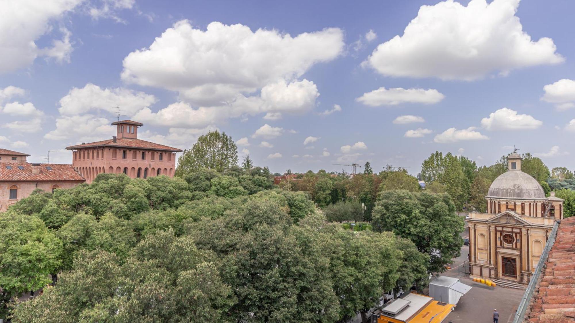 Le Stanze Dei Pico Wi-Fi, Netflix E Una Terrazza Unica Sul Tetto Mirandola Exterior foto